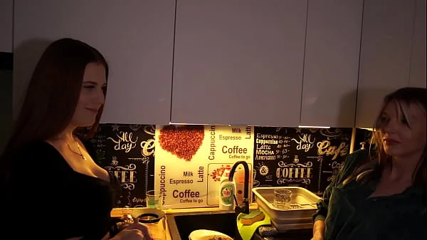 Сёстры шлюшки обменялись своими парнями и соснули хуйца