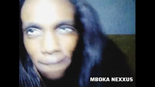 Je me masturbe devant la caméra pour ton plaisir