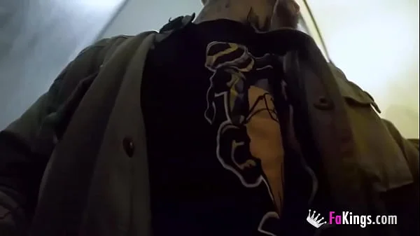 Sneaky fuck inside a mall: Nuria Millan knows how to roll!! :-D