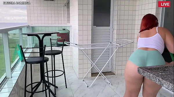 Contratei essa empregadas, ela veio com esse shorts socado para me provocar, olha o tamanho dessa bunda, fico louco