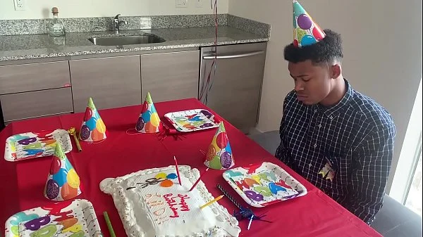 nobody came to my birthday party (instagram @lastlild)