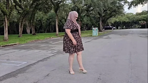 Big ass Pawg hijab Muslim Milf pissing outdoor in the park and getting pussy fingered by stranger