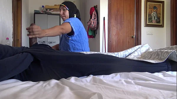 A Muslim maid is disturbed when she sees his big black French cock