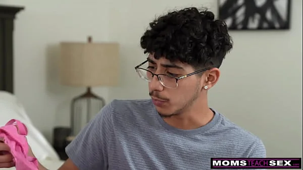 MILF Bunny Madison jokes, Can I get: 'What Do Guys Think About for $200 Alex?'  - S19:E10