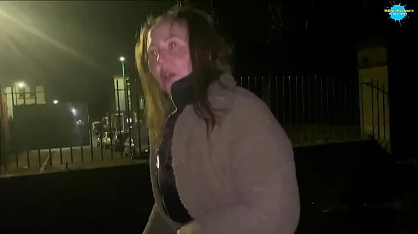 Street Girl flashing