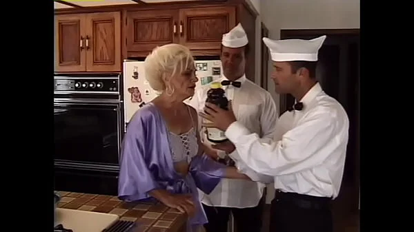 Freaks And Geeks #1 - This is a quirky dwarf movie you won't soon forget