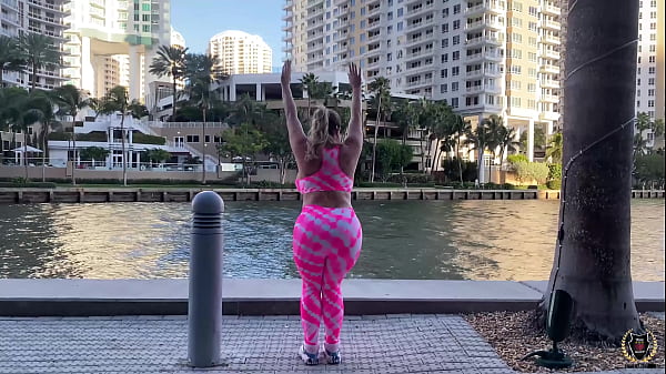 Big Boobed Hot Ass Hollywood Pussy Fucked By Rome Major's Big Dick!